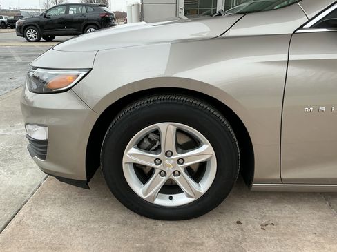 Used 2022 Chevrolet Malibu LS image 25