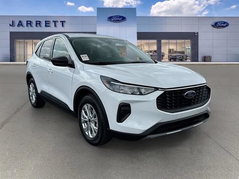 Certified 2024 Ford Escape Active w/ Tech Pack #1 FWD image 1