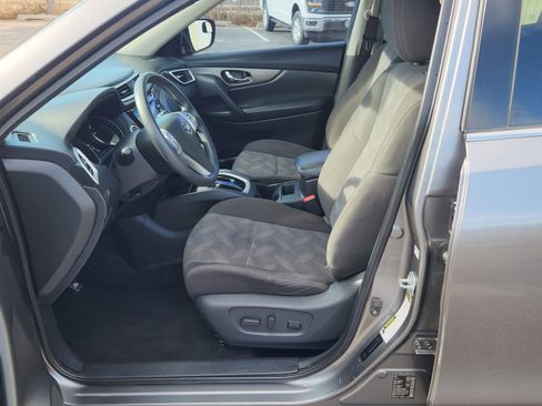 Used 2016 Nissan Rogue SV image 24