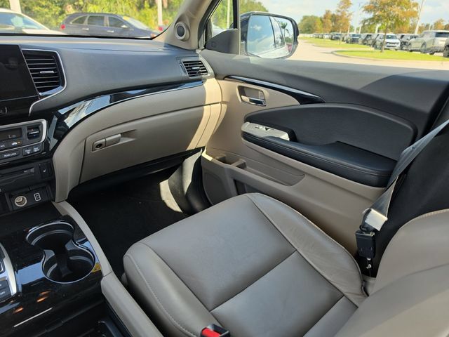 Used 2020 Honda Pilot Touring image 10