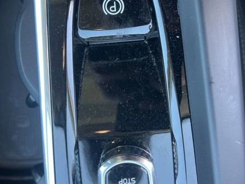 Used 2023 Volvo XC60 B5 Ultimate w/ Climate Package image 18