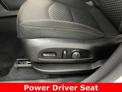 Used 2021 GMC Terrain SLE w/ Driver Convenience Package FWD image 9