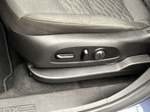 Used 2018 Chevrolet Equinox LT AWD/4WD image 9