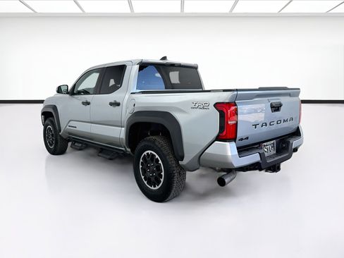 Used 2025 Toyota Tacoma TRD Off-Road AWD/4WD image 6