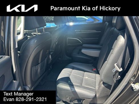 Used 2022 Kia Telluride EX w/ EX Premium Package FWD image 8