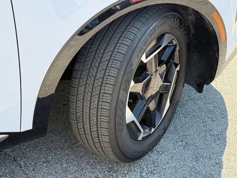 Certified 2026 Kia Sportage SX FWD image 3