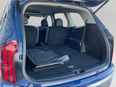 Used 2025 Kia Telluride S image 36
