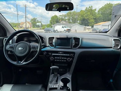 Used 2018 Kia Sportage EX AWD/4WD image 9