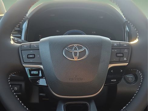 New 2026 Toyota Camry SE image 25