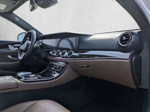 Used 2019 Mercedes-Benz E 300 4MATIC image 22