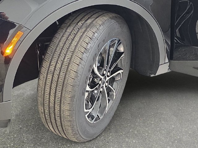 New 2026 Lincoln Nautilus Premier AWD/4WD image 28