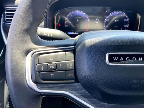 Used 2024 Jeep Wagoneer Series III AWD/4WD image 23