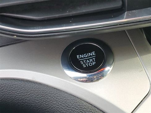 Used 2023 Ford Explorer XLT w/ Equipment Group 202A image 19