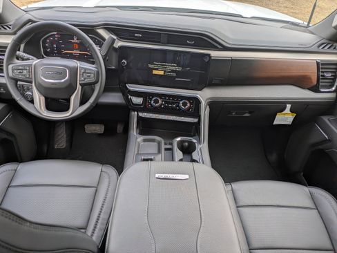 New 2026 GMC Sierra 3500 Denali w/ Denali Reserve Package image 14