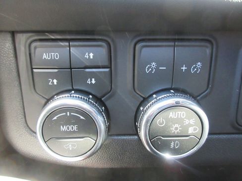 New 2026 GMC Yukon XL AT4 Ultimate AWD/4WD image 17