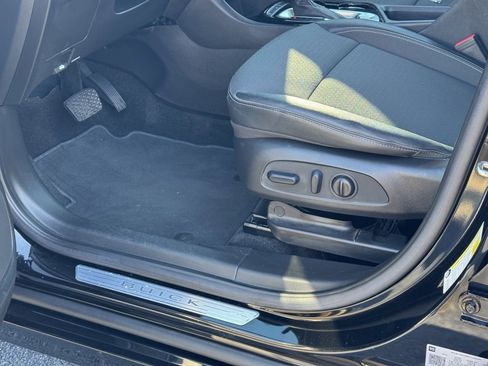 Used 2023 Buick Encore GX Select w/ Sport Touring Package image 22