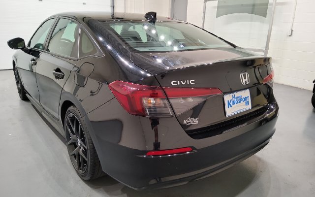 Used 2025 Honda Civic Sport image 6