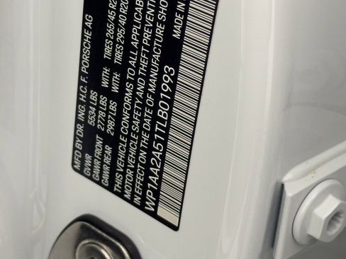 New 2026 Porsche Macan image 24