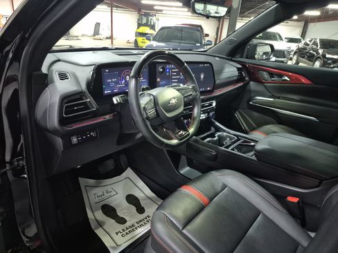 Certified 2024 Chevrolet Traverse RS w/ LPO, Floor Liner Package AWD/4WD image 11