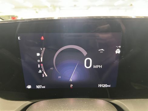 Used 2024 Buick Encore GX Avenir image 14