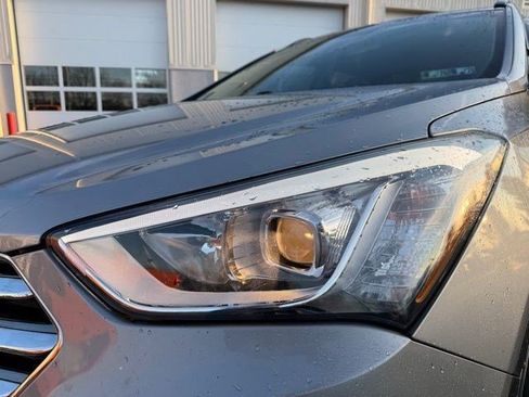 Used 2016 Hyundai Santa Fe SE image 12