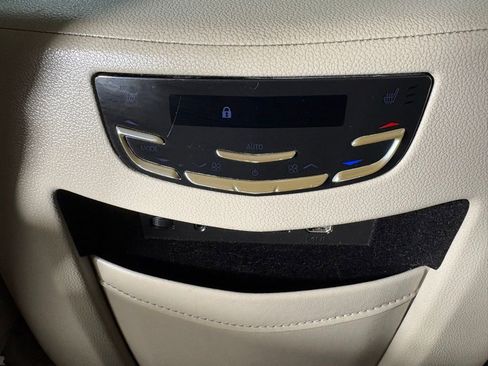 Used 2017 Cadillac Escalade Premium Luxury image 41