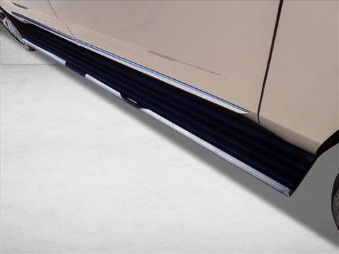 Used 2023 GMC Yukon XL Denali image 10