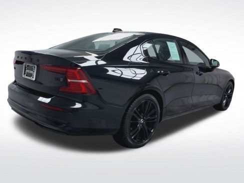 Used 2023 Volvo S60 B5 Plus w/ Climate Package image 8