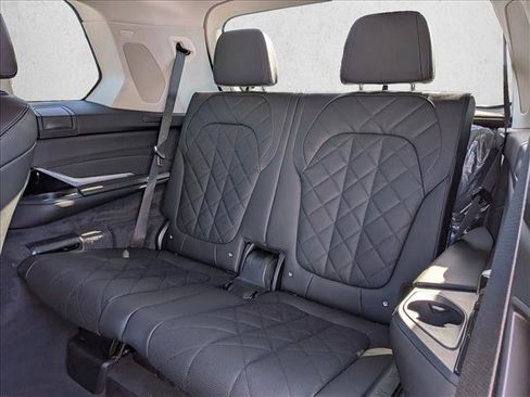 New 2026 BMW X7 xDrive40i AWD/4WD image 18