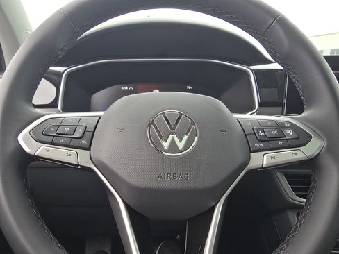 New 2026 Volkswagen Taos SE AWD/4WD image 21