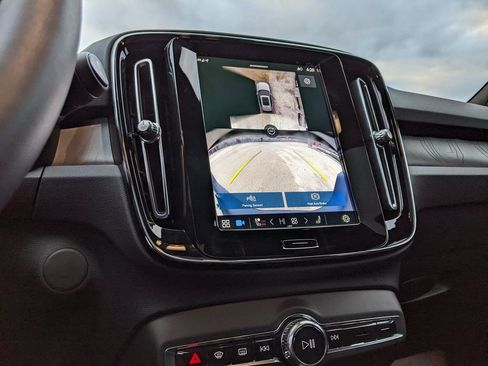 Certified 2024 Volvo XC40 Recharge Plus image 17