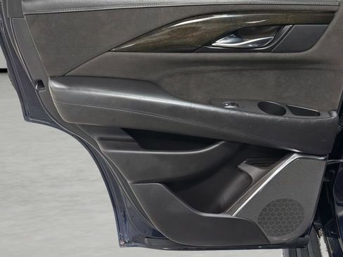 Used 2017 Cadillac Escalade Platinum AWD/4WD image 18