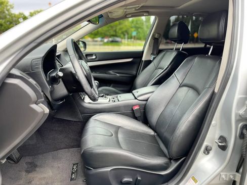 Used 2015 INFINITI Q40 w/ Navigation Package RWD image 10