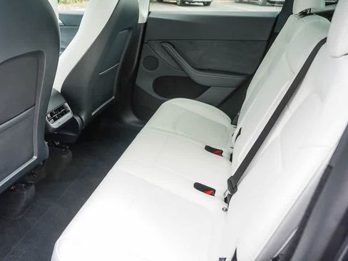 Used 2025 Tesla Model Y Long Range AWD/4WD image 17