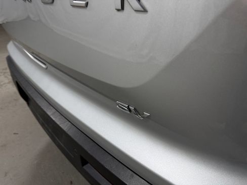 Used 2024 Nissan Pathfinder SV FWD image 16