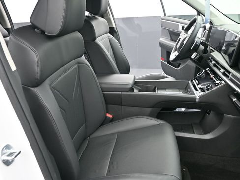 Certified 2025 Hyundai Santa Fe SEL image 29