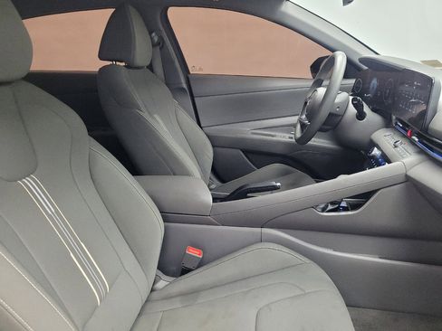 Used 2024 Hyundai Elantra SEL FWD image 21