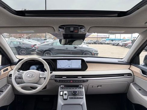 Used 2024 Hyundai Palisade Limited image 23