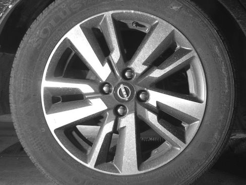 Used 2025 Nissan Versa SV image 15