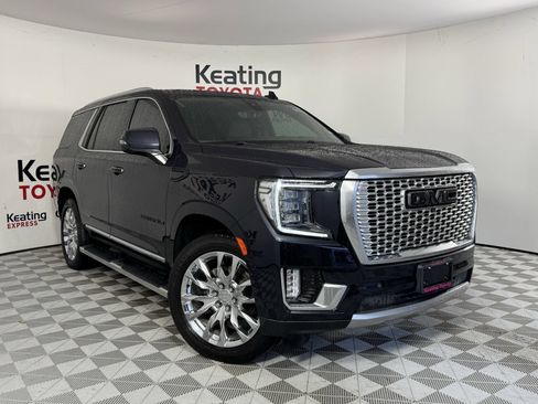 Used 2022 GMC Yukon Denali w/ Denali Premium Package AWD/4WD image 3