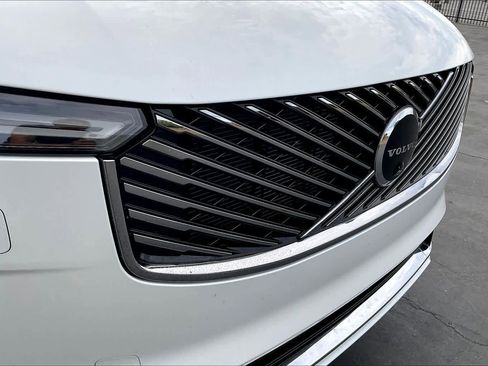 Used 2025 Volvo XC90 B5 Plus w/ Protection Package Premier image 34