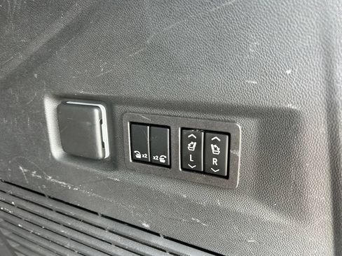 Used 2023 GMC Yukon Denali Ultimate AWD/4WD image 50