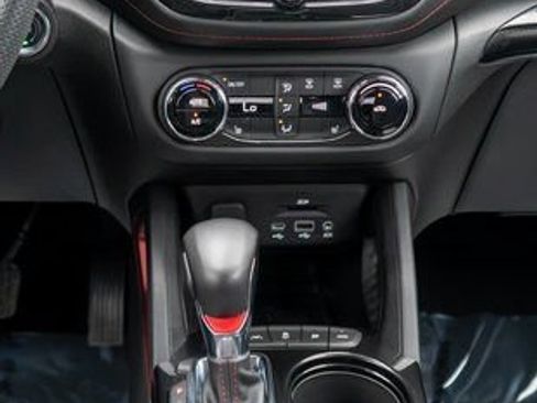 Used 2022 Chevrolet TrailBlazer RS w/ Technology Package AWD/4WD image 15
