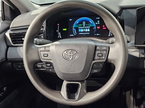 Used 2025 Toyota Camry LE w/ Convenience Package FWD image 26