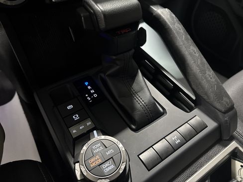 Used 2024 Toyota Tacoma TRD Off-Road image 21