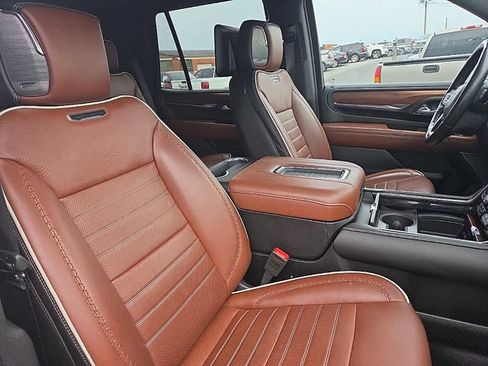 Used 2024 GMC Yukon Denali Ultimate AWD/4WD image 19