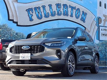 Used 2025 Ford Escape SE w/ Class II Trailer Tow Package