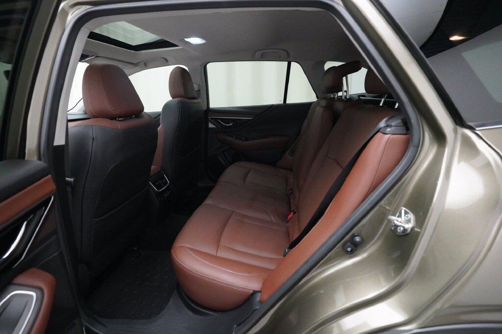 Used 2020 Subaru Outback Touring AWD/4WD image 16