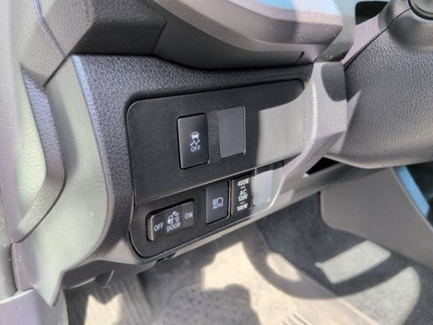 Used 2023 Toyota Tacoma TRD Off-Road w/ Technology Package AWD/4WD image 15