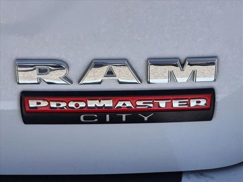 Used 2022 RAM ProMaster City Tradesman FWD image 21